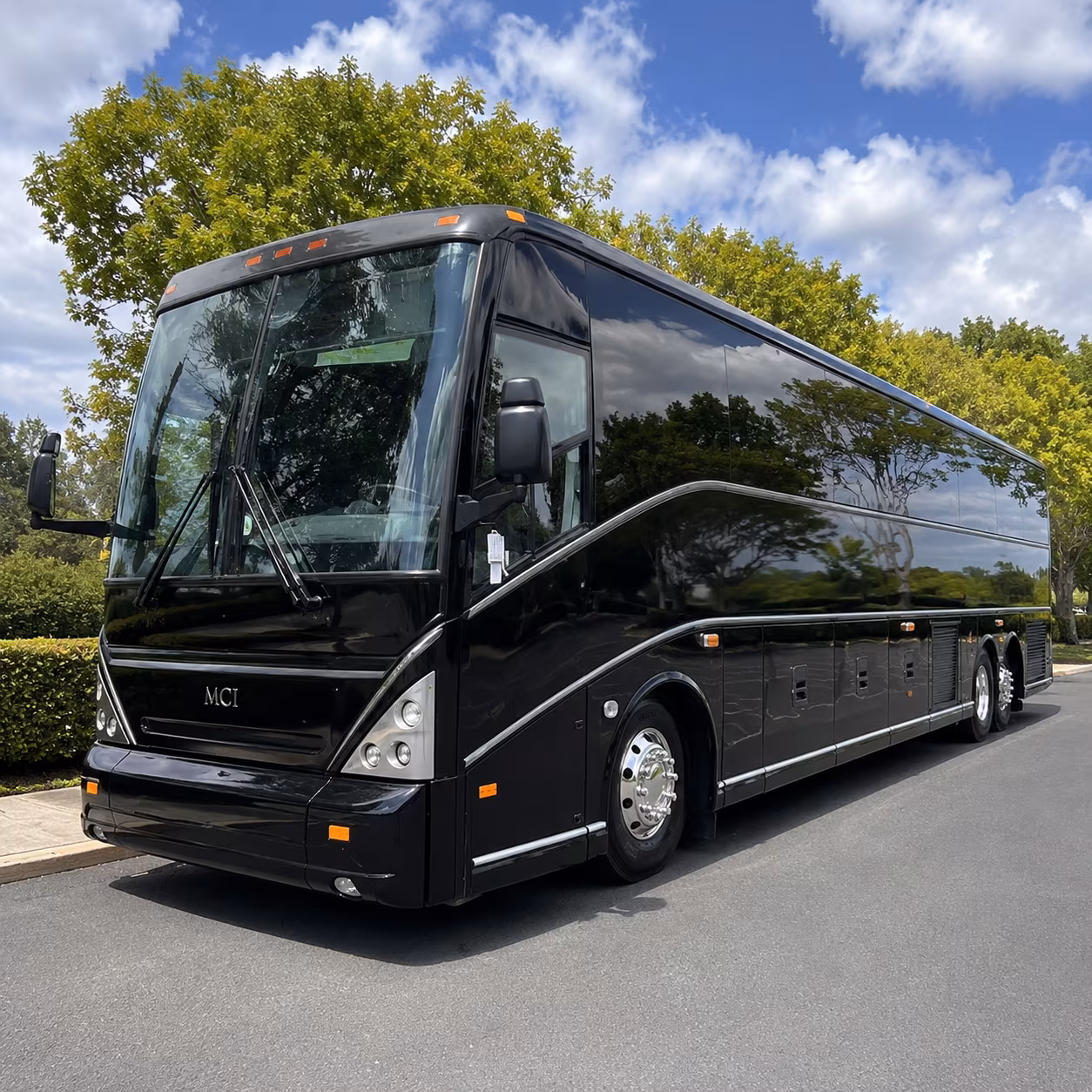 make your greenacres airport run smooth with the right bus for your group